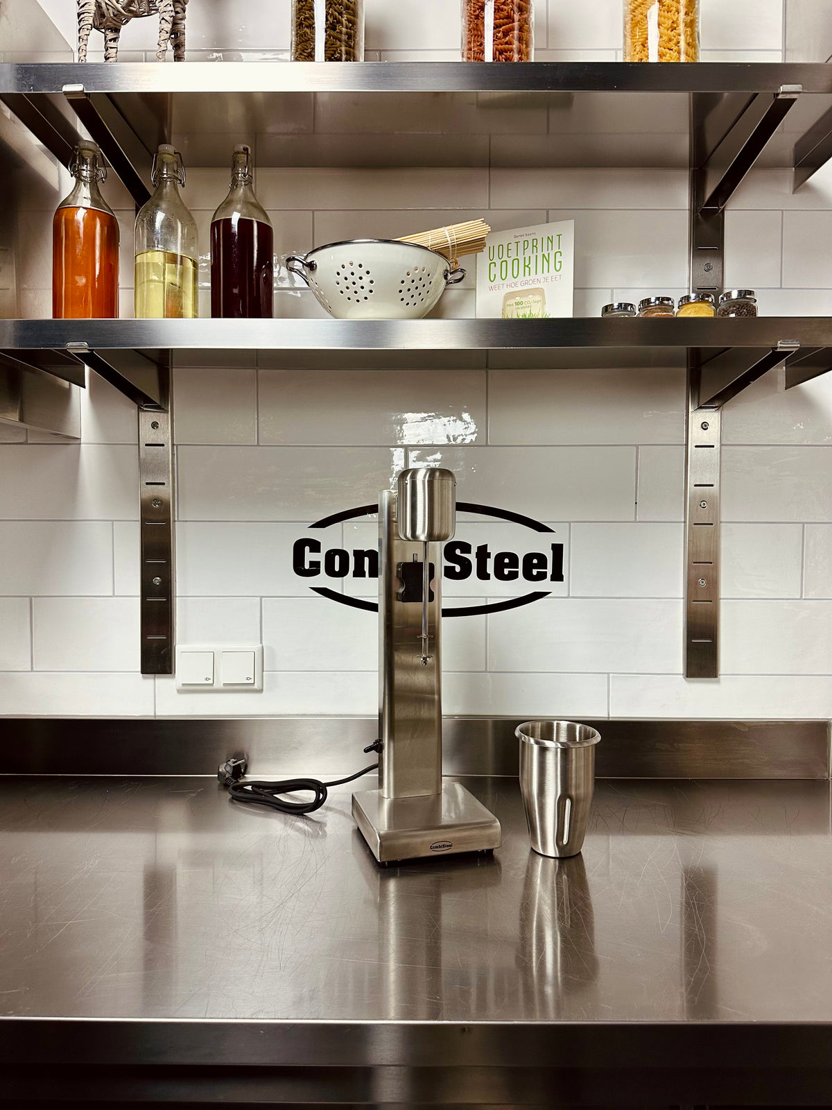 Milchshaker / 1 L / 2 Geschwindigkeiten / 170 × 170 × 514 mm / Combisteel