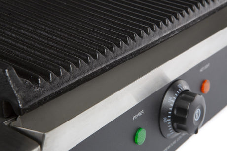 Panini-Kontaktgrill gerillt 2,2 kW / Combisteel