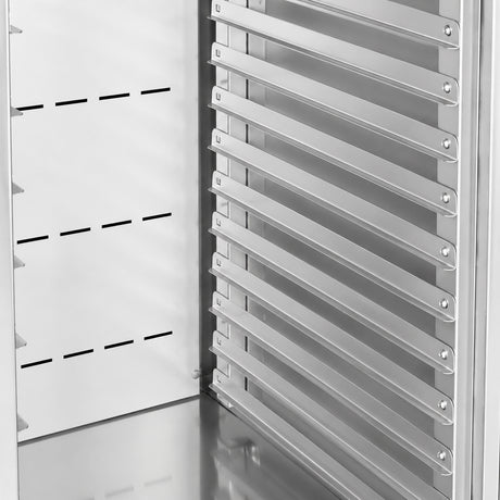 Bankettwagen / gekühlt / 20× 1/1GN / 290 L / 672 × 780 × 2030 mm / Combisteel