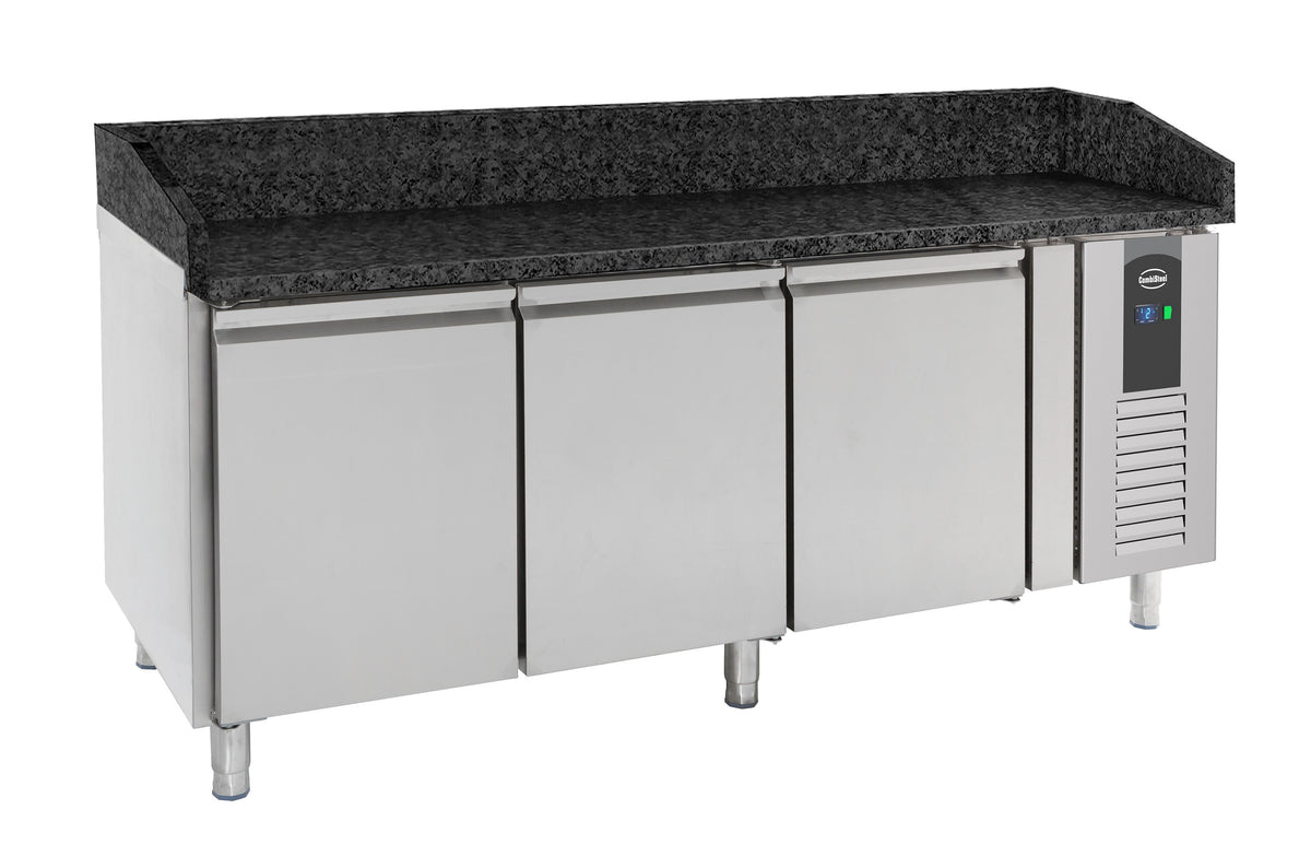 Pizzatisch / schwarze Granit-Arbeitsplatte / 3 Türen / 471 L / Combisteel