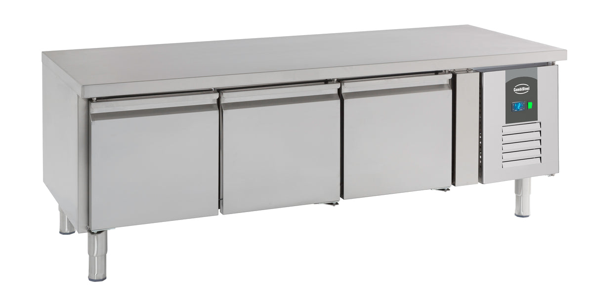 Kühltisch / 650 hoch / 3 Türen / 302 L / Combisteel