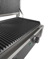 Elektrischer Doppel-Kontaktgrill gerillt 3,6 kW / Combisteel – professioneller Kontaktgrill für Gastronomie